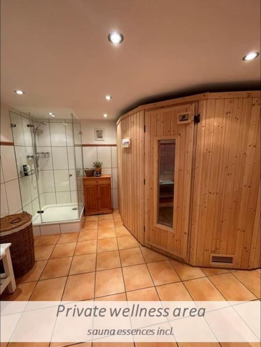 Souterrain-Apartment Mit Privater Sauna Duisburg Buitenkant foto